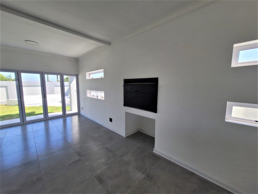 3 Bedroom Property for Sale in Aston Bay Eastern Cape